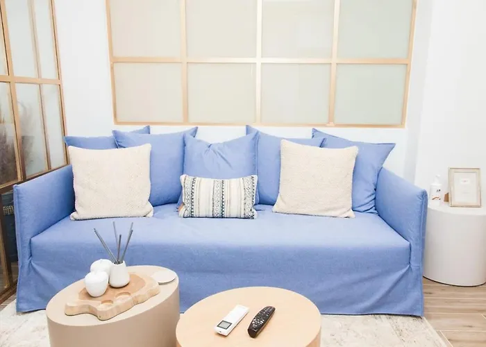 Comfortable 2 Bd Apt Near Sintagma Square