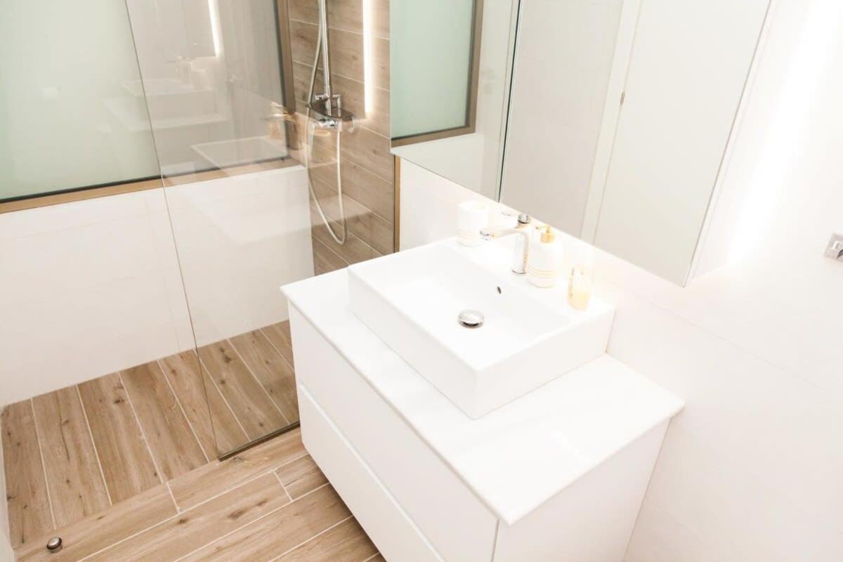 Comfortable 2 Bd Near Sintagma Square Apartment